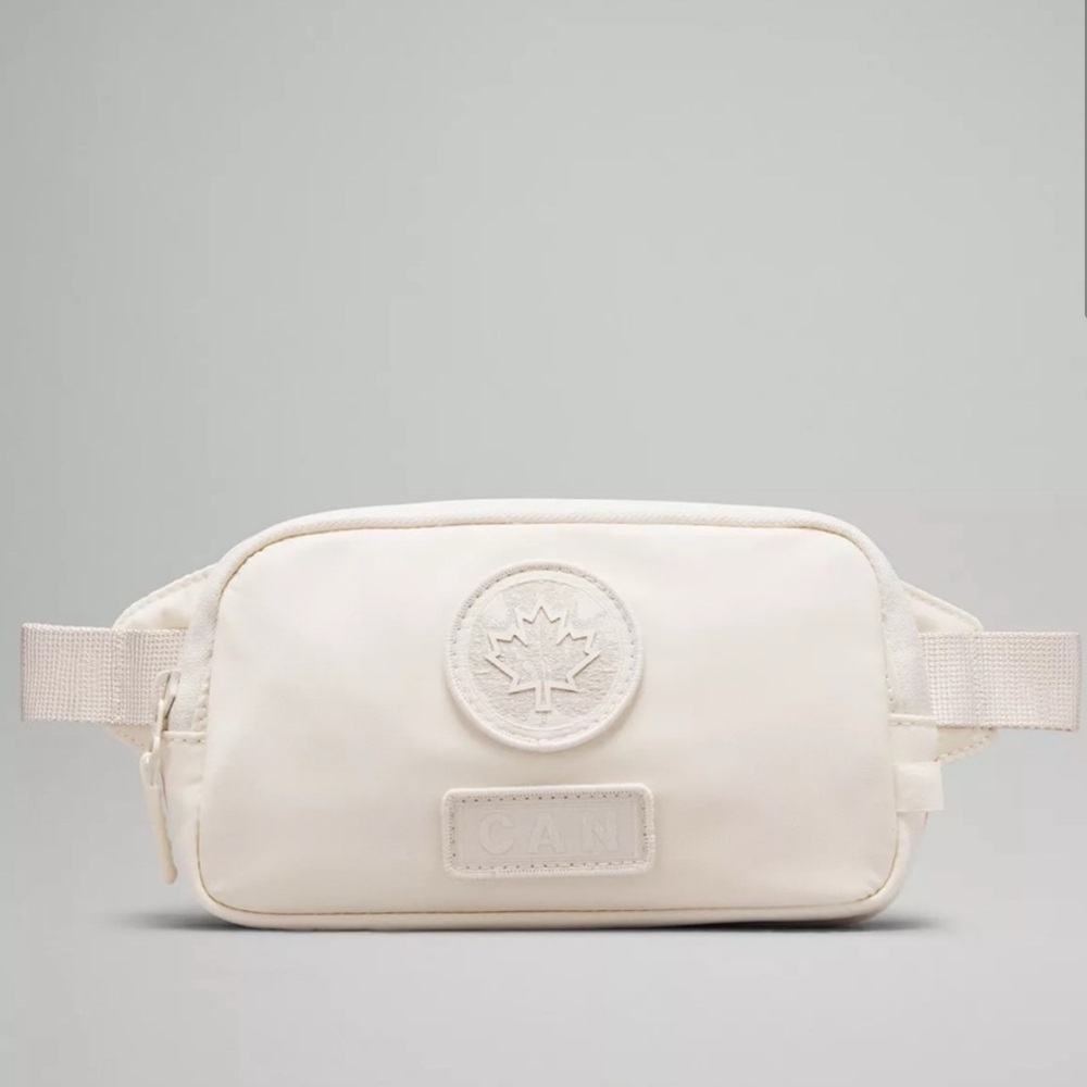 NWT Lululemon Future Legacy Mini Belt Bag Canada 🇨🇦 Beech White Unisex